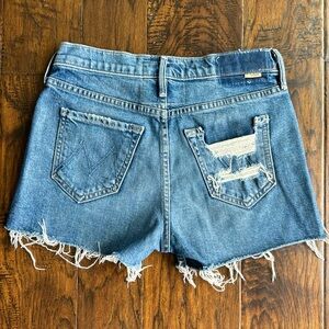 Mother The Dutcher Short Fray 25 | Mother Jean cut off shorts | Mother shorts 25